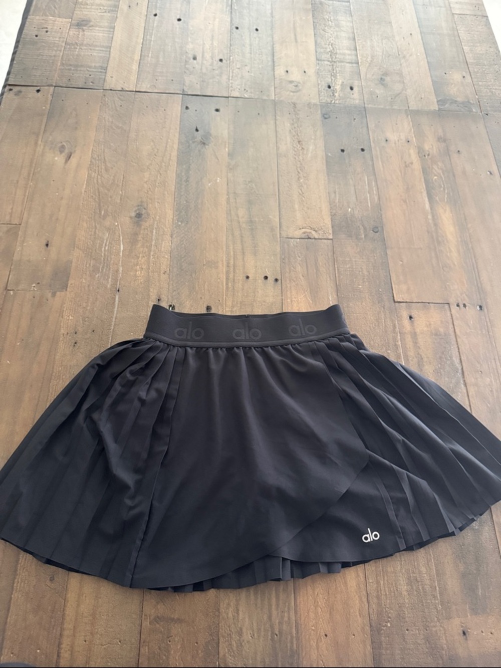 ALO Yoga Black Pleated Athletic Mini Skirt